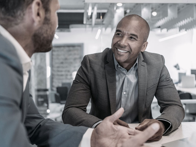 زبان بدن: پیامهایی که بدن ما بدون کلام منتقل میکند زبان بدن: پیامهایی که بدن ما بدون کلام منتقل میکند