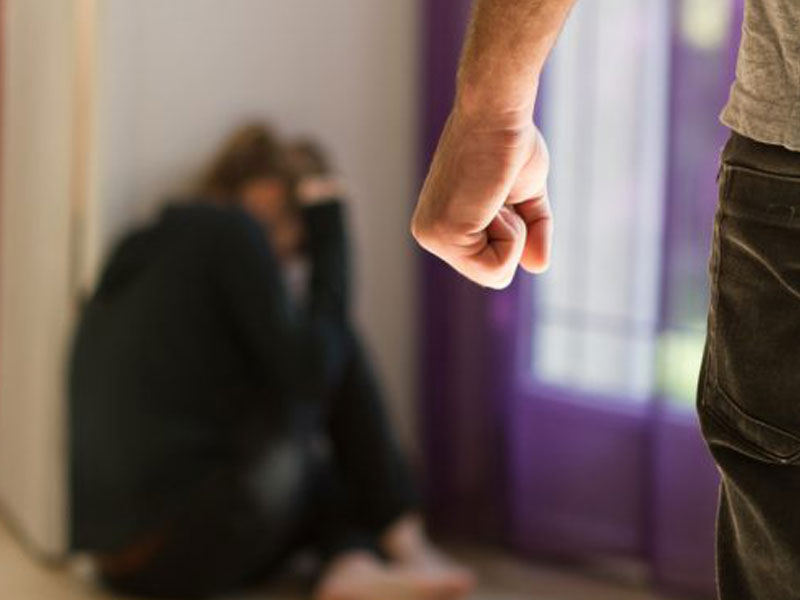 خشونت خانگی: علل، پیامدها و راههای مقابله با آن خشونت خانگی: علل، پیامدها و راههای مقابله با آن