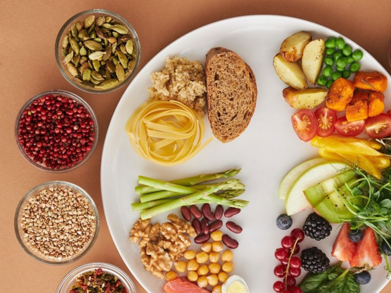 تغذیه سالم و خوشمزه: دستورالعملهای غذایی سالم و آسان تغذیه سالم و خوشمزه: دستورالعملهای غذایی سالم و آسان